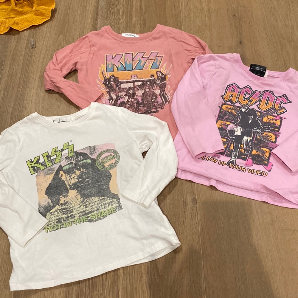 Cotton On Girl Long Sleeve Band Graphic Tee 4